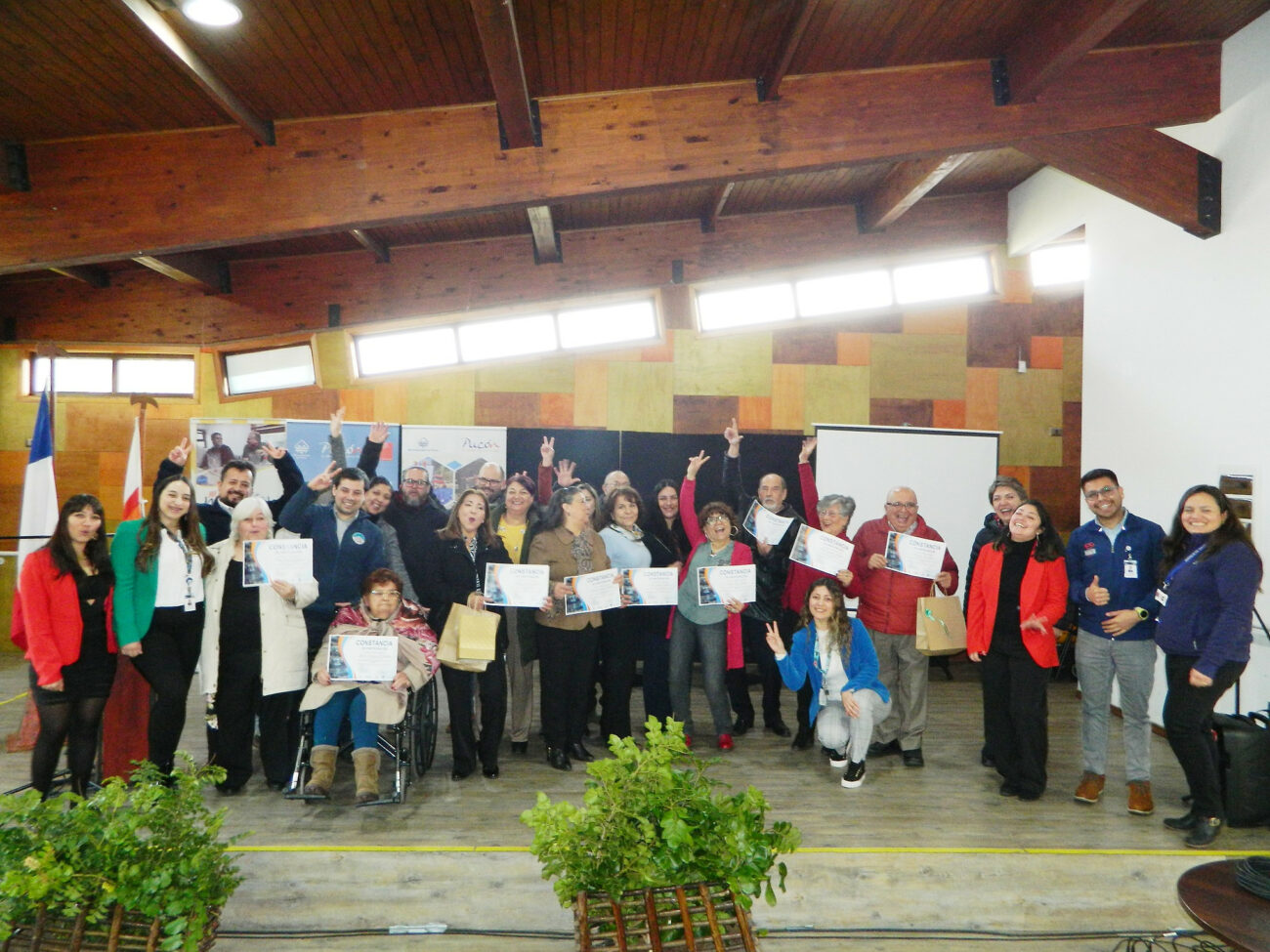 CON PERSONAS MAYORES DE PUCÓN REALIZARON CEREMONIA DE FINALIZACIÓN