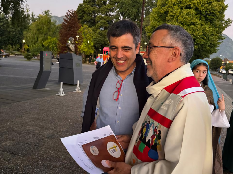 ALCALDE DE PUCÓN DESTACA UNIDAD COMUNAL EN MISA DEL GALLO