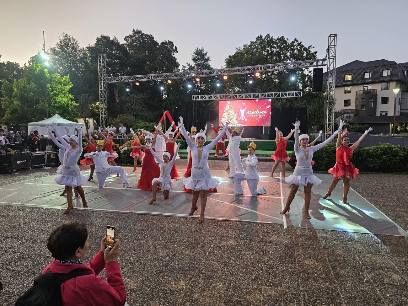 PUCÓN CELEBRA NAVIDAD CON TALENTO INFANTIL