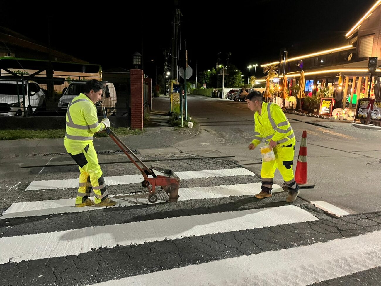 PUCÓN RENUEVA SU SEÑALÉTICA VIAL