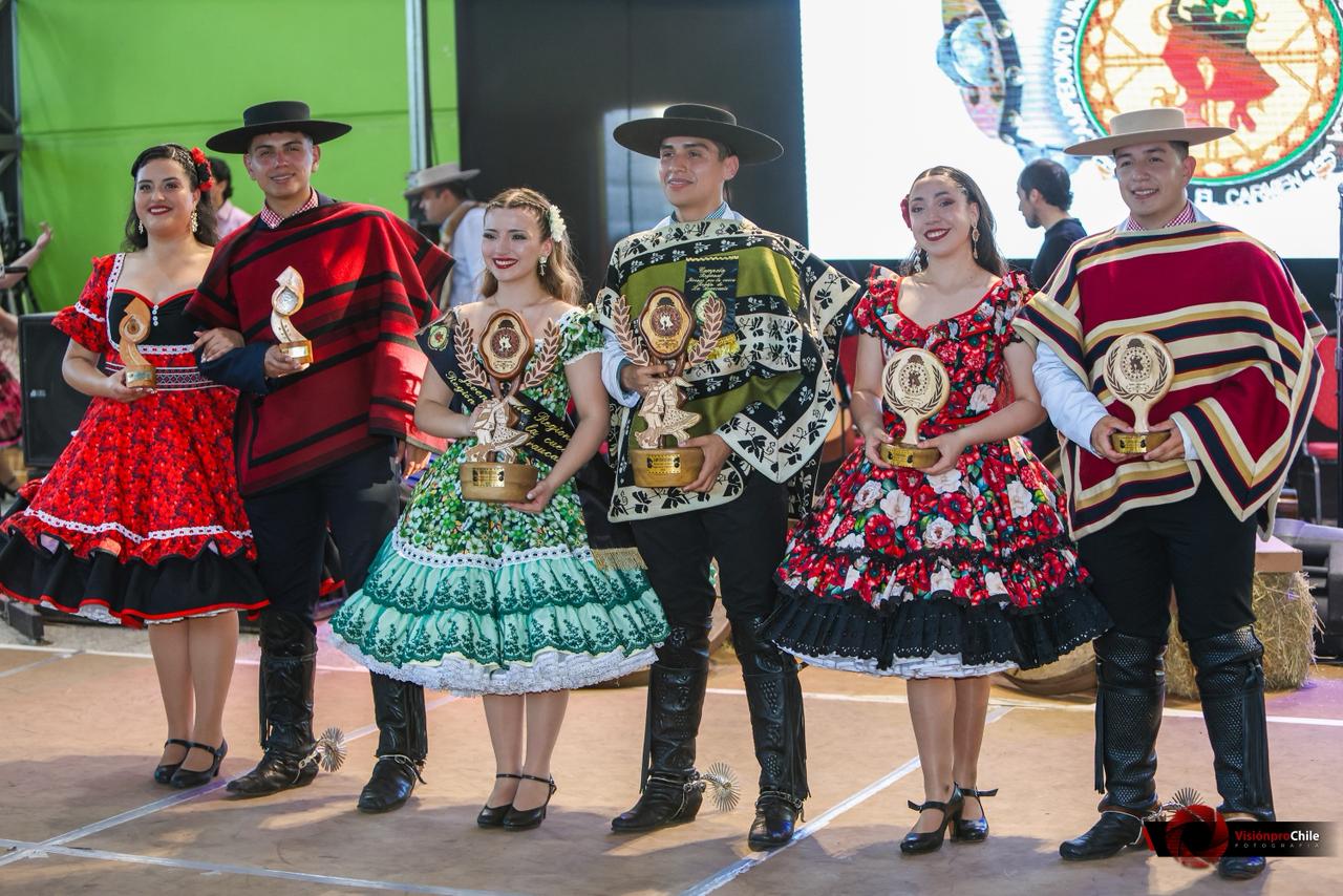 Puconinos se titularon vencedores del certamen regional “Jóvenes por la Cueca”