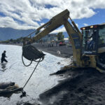 Retiran peligrosas estructuras subacuáticas y despejan puntos críticos en playas de Pucón