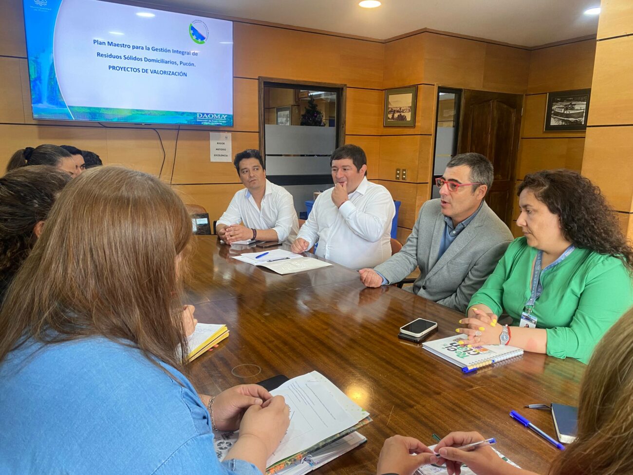 Pucón lidera a comunas cordilleranas para enfrentar problemática de los residuos domiciliarios