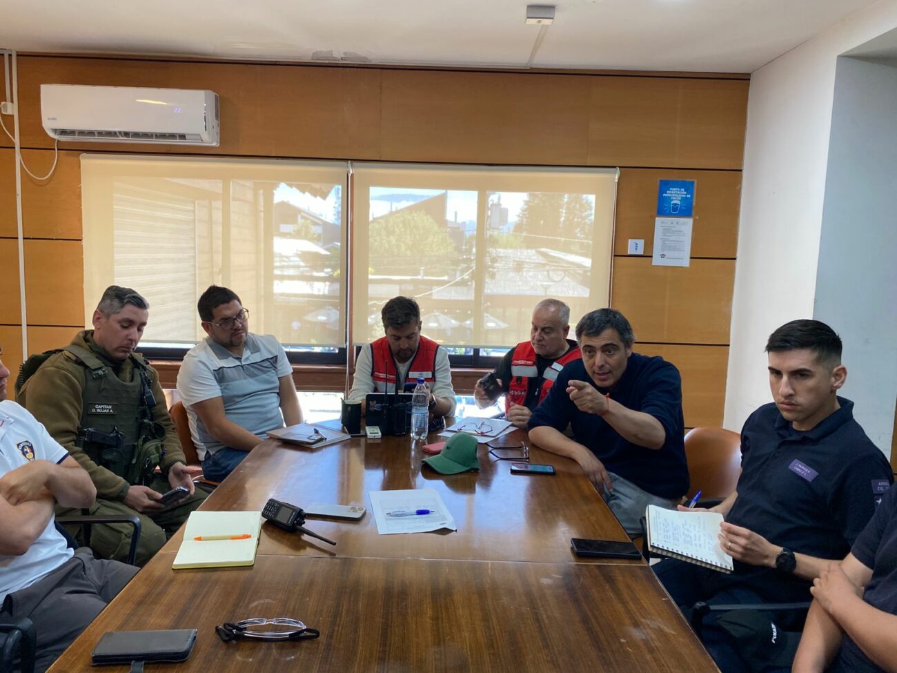 Pucón recibe con alivio “Alerta Amarilla” regional y acuerda mejorar protocolos de acceso turístico al Volcán Villarrica