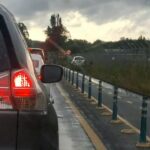 Cámaras de televigilancia municipales identifican a vehículo que pasó “por encima” de ciclovía