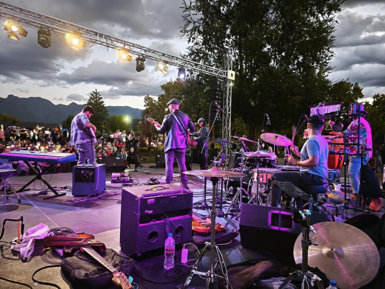 Masiva y mágica resultó la noche de jazz en plena Plaza de Armas