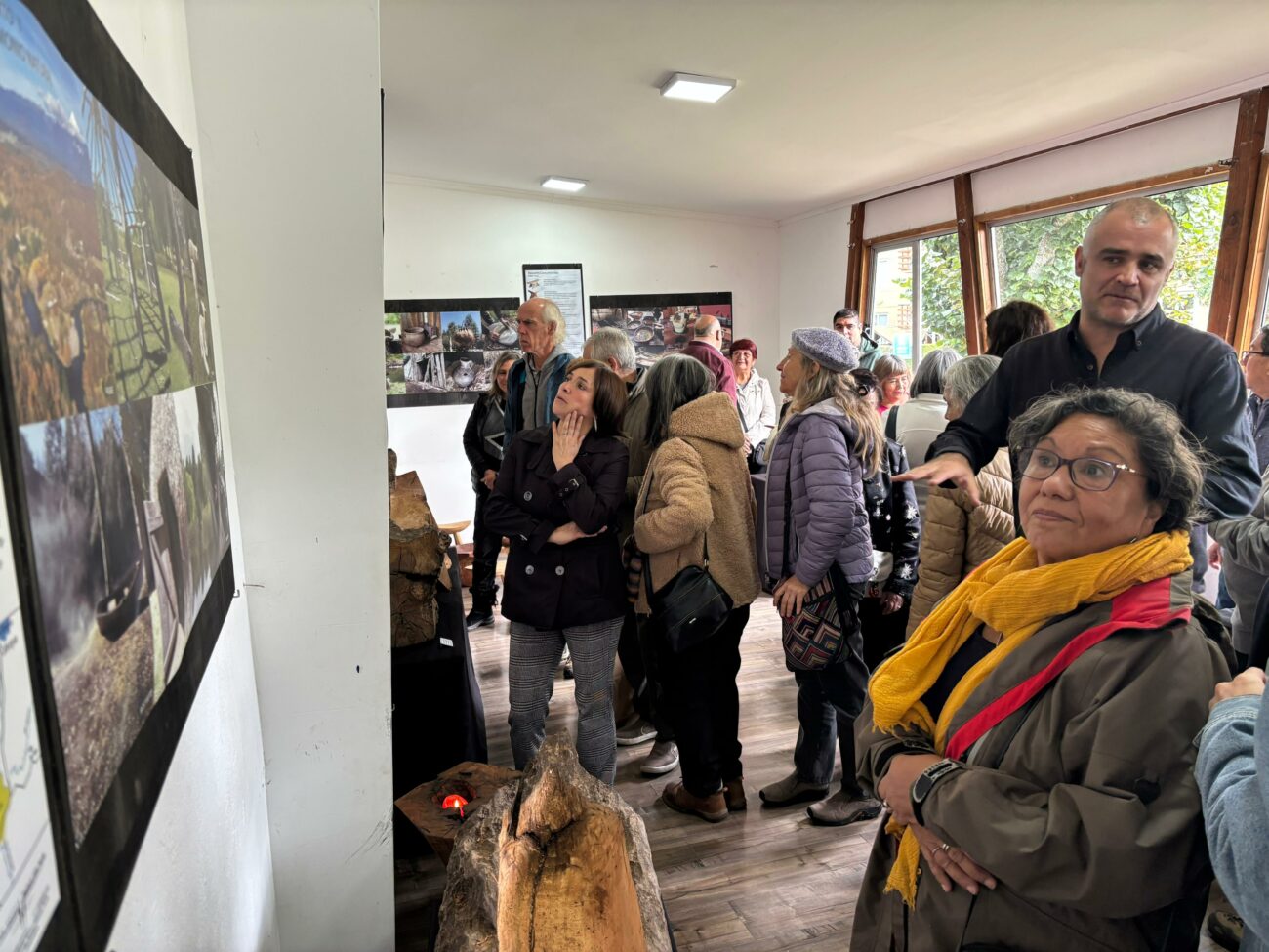Pucón exhibe exposición que une arquitectura, cultura ancestral y pertinencia social