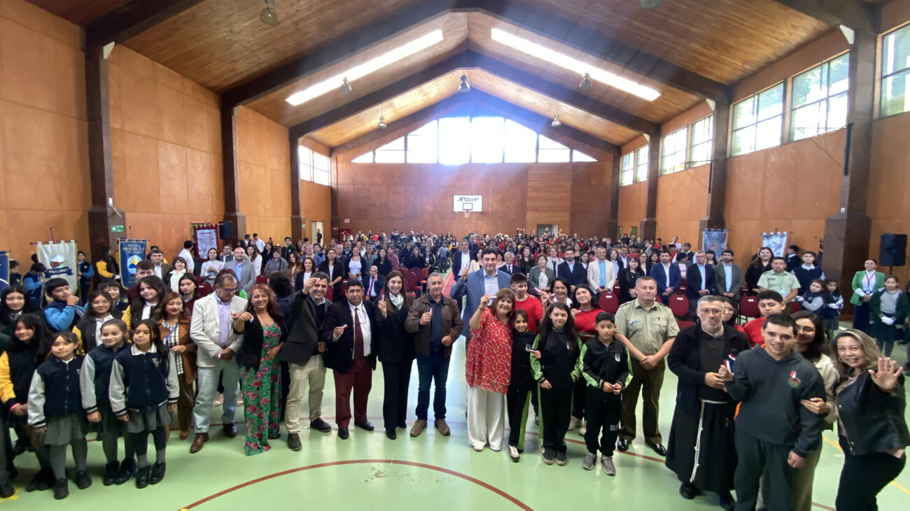 Se inauguró el año escolar 2026 con el orgullo alto por los resultados SIMCE