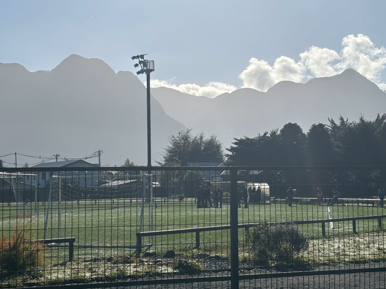 Estadio Municipal de Pucón al fin se conectó al sistema industrial de iluminación