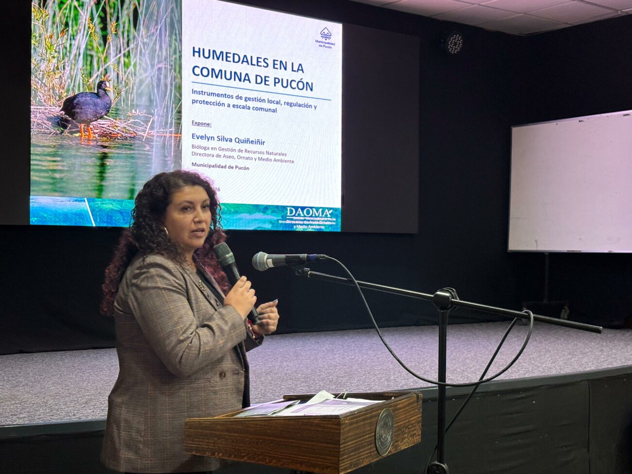 Seminario medioambiental “acercó” el tema de humedales urbanos a la comuna