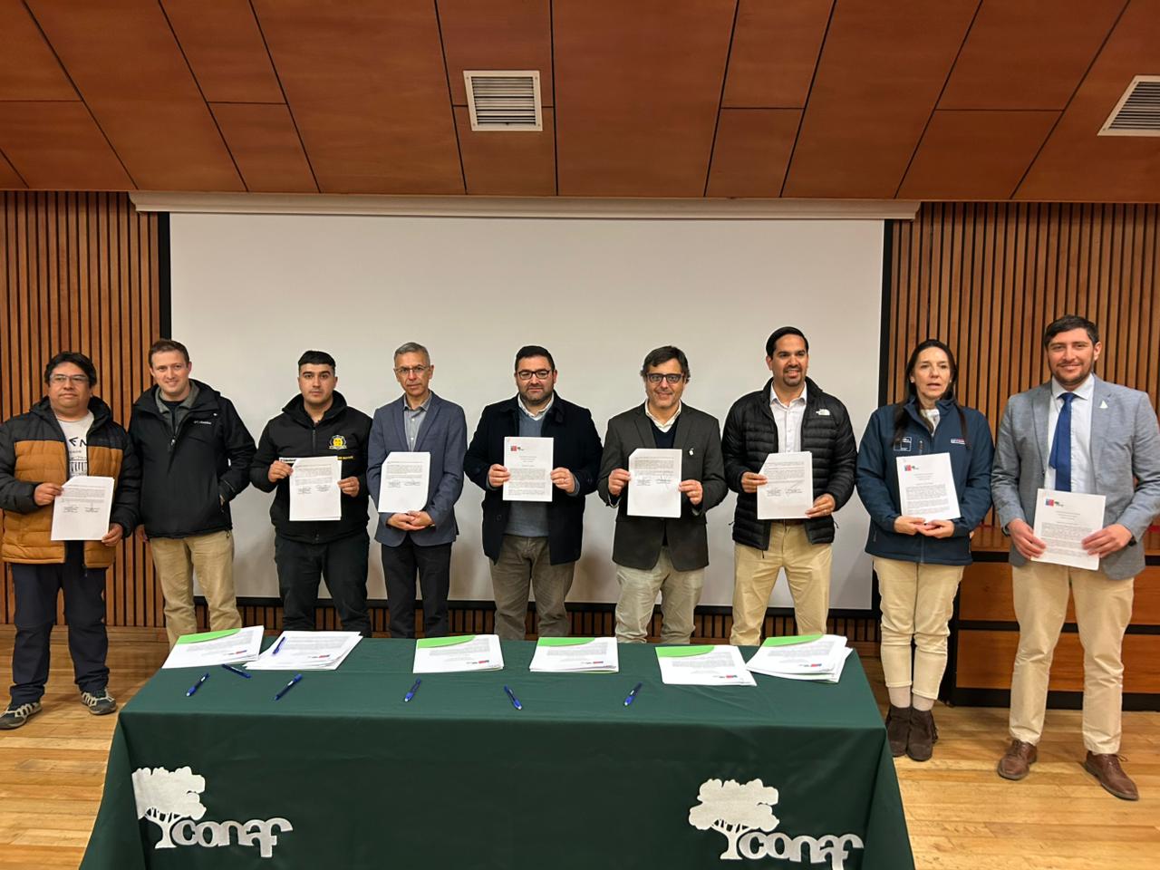 Pucón y cuatro comunas más reciben cámara IA para detección temprana de incendios forestales