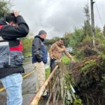 Equipos de emergencia de Pucón y SENAPRED regional revisan puntos críticos en medio del temporal