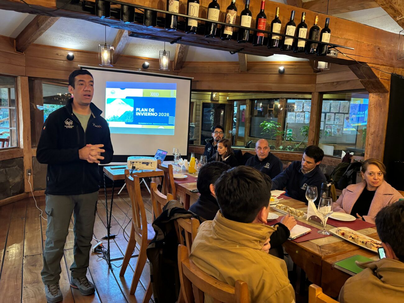 En Pucón se reunieron los actores turísticos para coordinarse previo a la temporada invernal