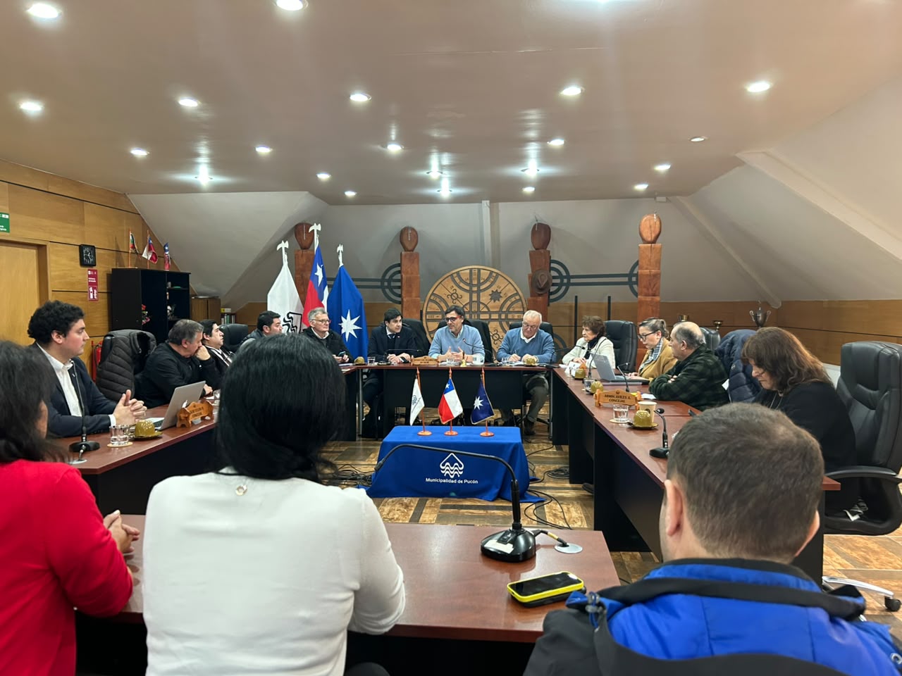 AUTORIDADES COMUNALES Y REGIONALES SE COMPROMETEN A DESTRABAR PROYECTOS DE VIVIENDA PESE A COMPLEJA SITUACIÓN ADMINISTRATIVA QUE MANTIENE A DECENAS DE FAMILIAS SIN SOLUCIÓN DEFINITIVA