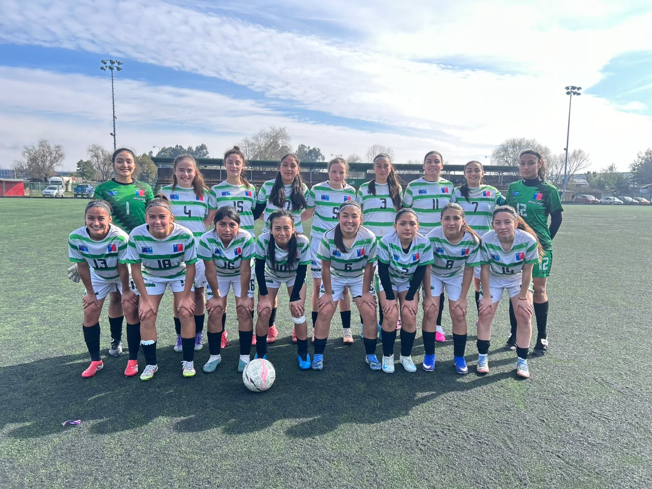 Escuela municipal de fútbol femenino de Pucón se clasifica a los Juegos Binacionales