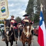 Tres desfiles brillaron en el Pucón rural, por lo que vecinos valoraron festejar el “18” en casa