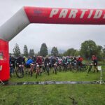 Ni la lluvia y menos el barro le quitaron brillo al mountain bike de Pucón